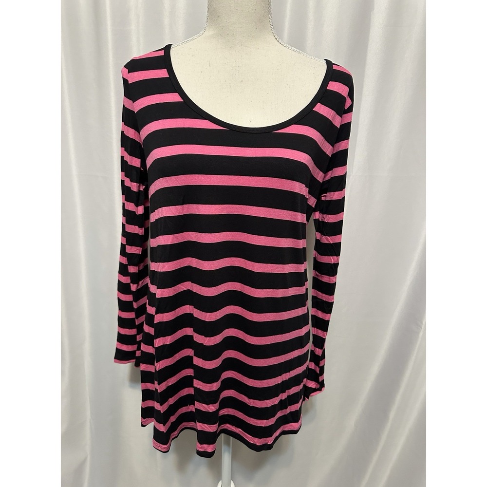 New LulaRoe Top Size M Long Sleeve Striped Hi-low Pullover Rayon Stretch Round
